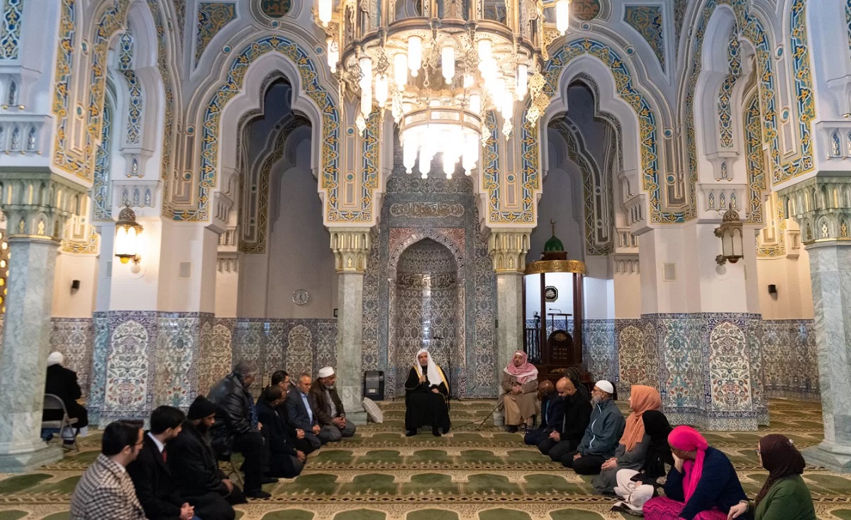 افتتح معالي الأمين العام، فضيلة الشيخ د. محمد العيسى، في المركز الإسلامي بواشنطن