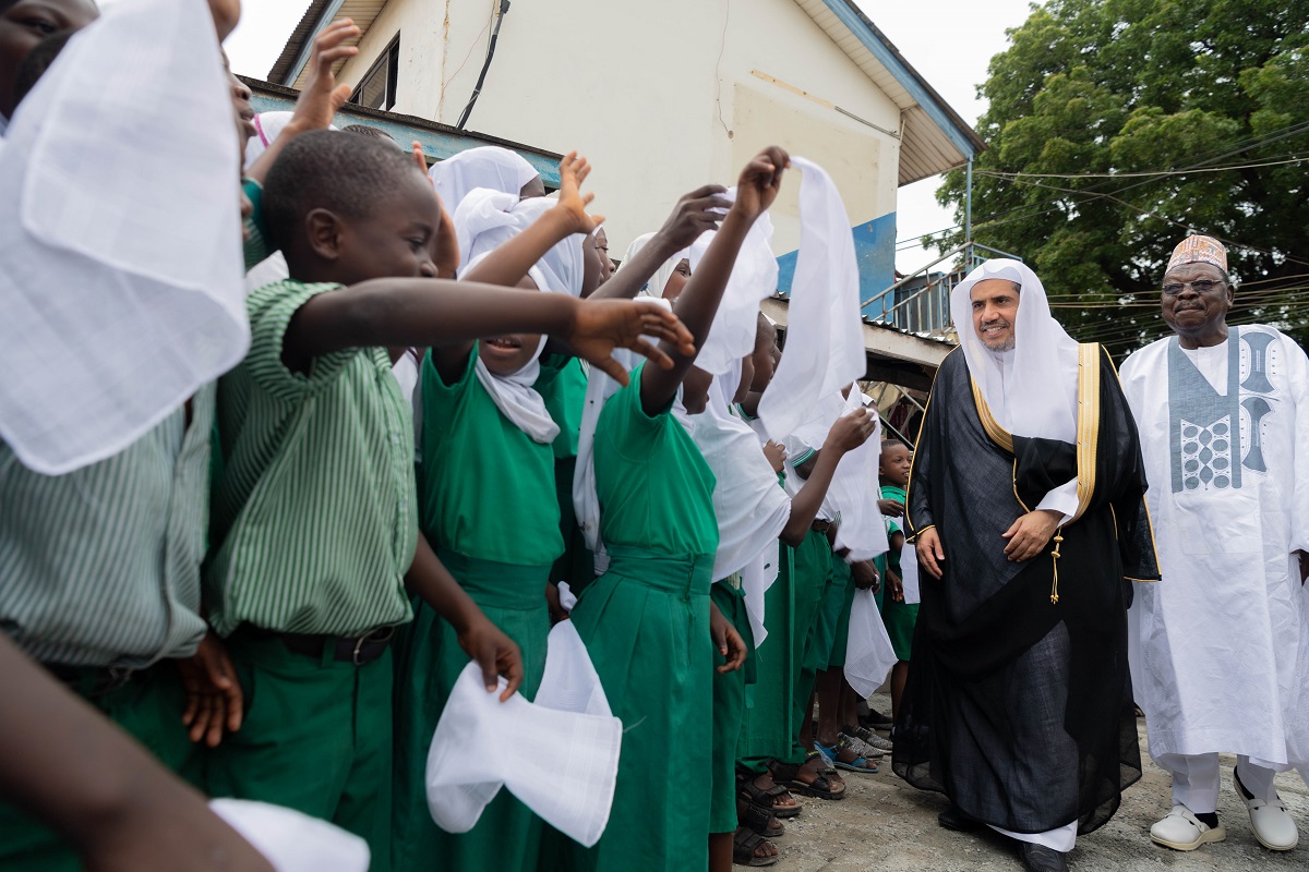 ضمن برامج رابطة العالم الإسلامي في القارة الإفريقية د. العيسى يدشن مشروعات إغاثية وتنموية في السنغال