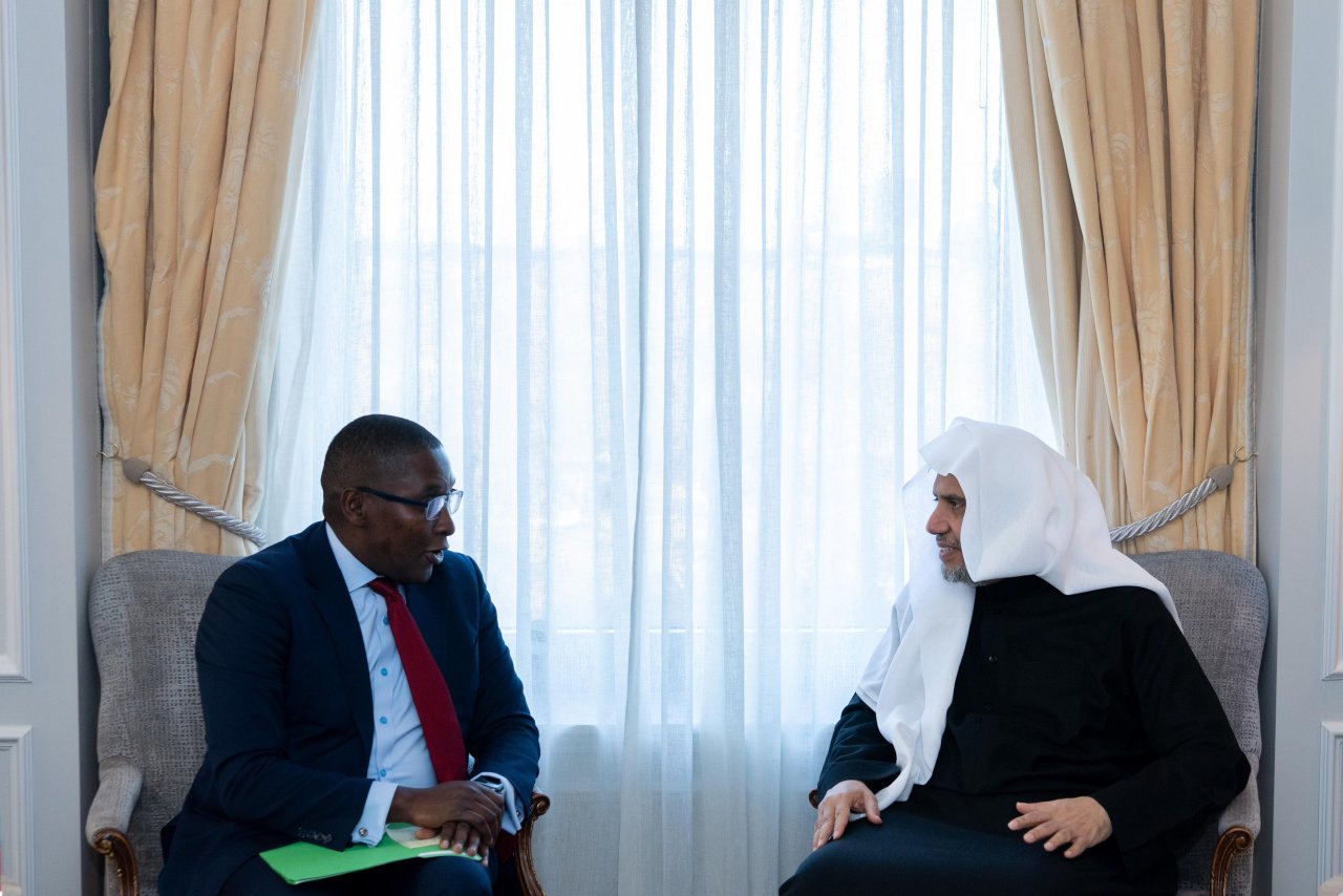 Dans le cadre des initiatives des NU et des initiatives religieuses et de dialogue avec des membres du Congrès américain et de grands groupes de réflexion,