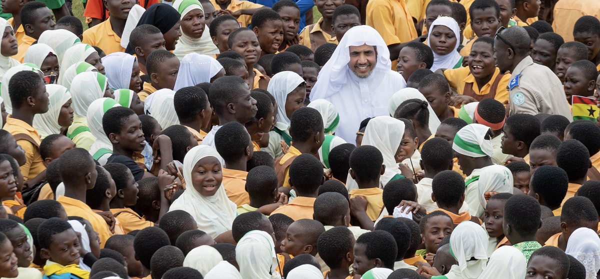 د. العيسى يشرف على برامج الرابطة لمكافحة العمى في أفريقيا.. ويزور مراكز الرعاية الاجتماعية في بوروندي