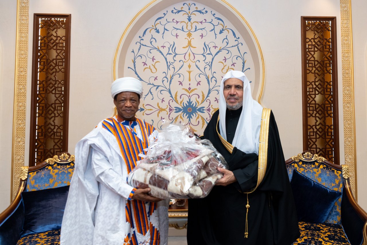 His Excellency Sheikh Dr. Mohammad Al-Issa, Secretary-General of the MWL, met with Sheikh Qaribullah Nasir Kabara, leader of the Qadiriyya Order in Nigeria and West Africa