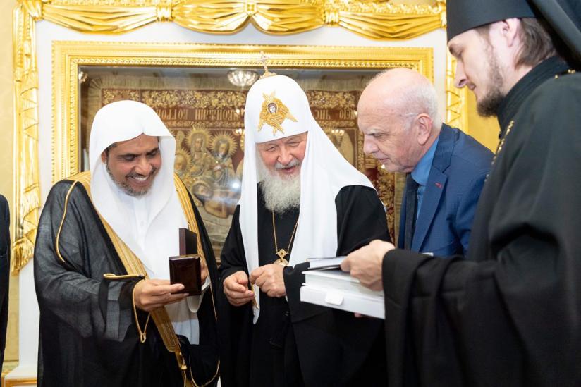 لقاء تاريخي يجمع أمين رابطة العالم الإسلامي وبطريرك موسكو وسائر روسيا