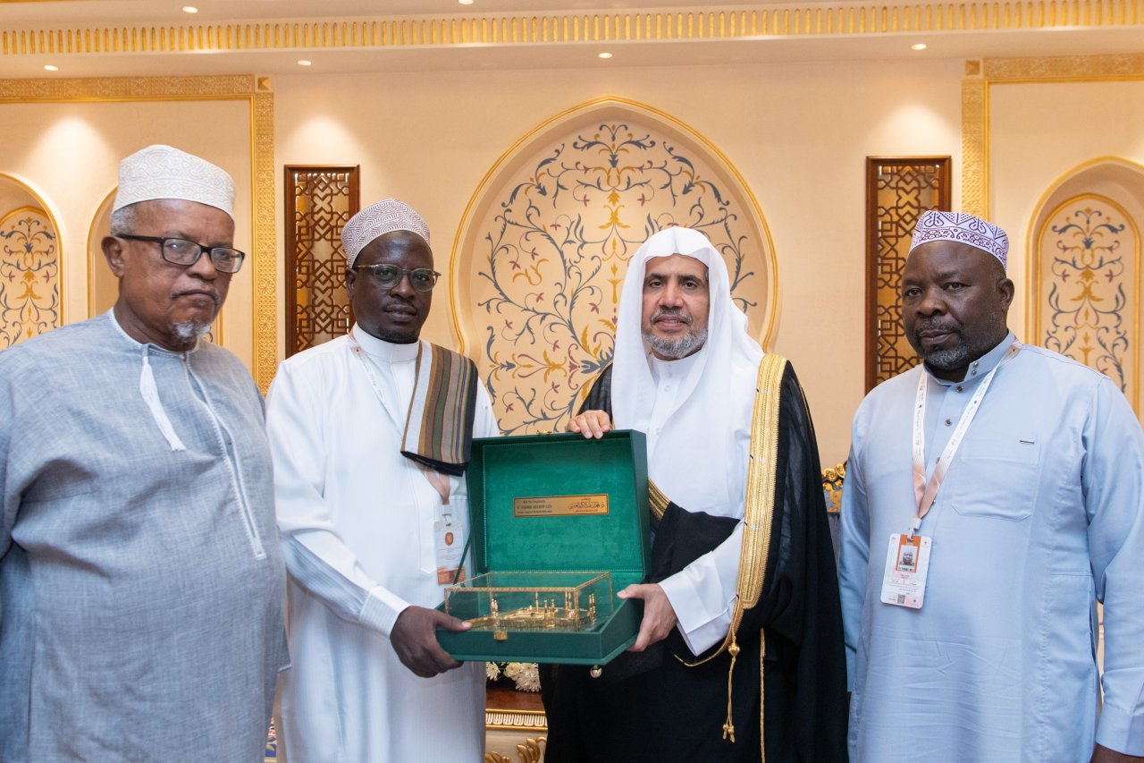 His Excellency Sheikh Dr. Mohammed Al-issa, Secretary-General of the MWL and Chairman of the Organization of Muslim Scholars, met with His Excellency Al-Hajj Hassan Ole Naado, Chairman of the Supreme Council of Kenya Muslims
