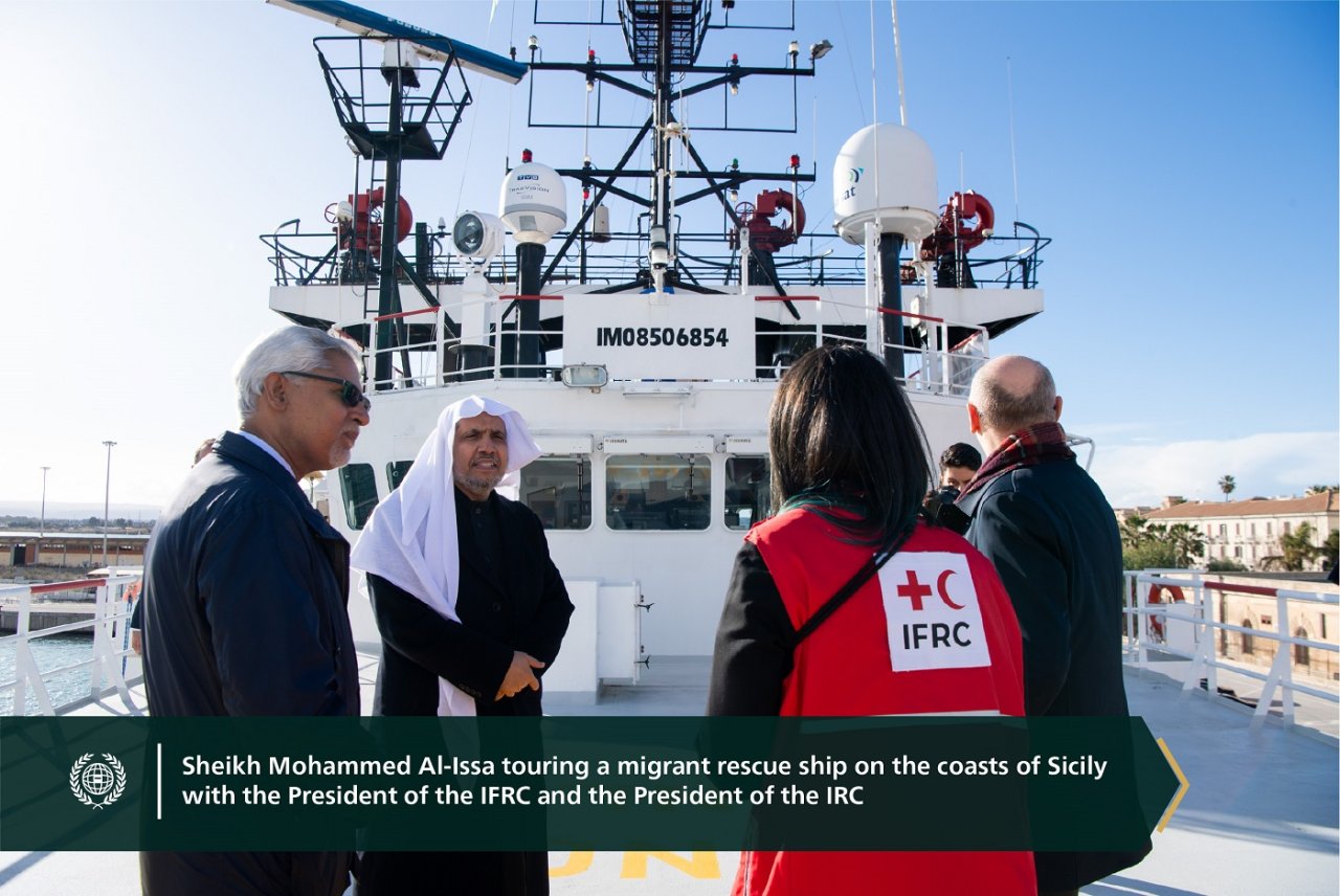 His Excellency Sheikh Dr. Mohammed Al-Issa, Secretary-General of the Muslim World League (MWL), met with the president of the International Federation of the Red Cross and Red Crescent Societies, in the presence of the President of the Italian Red Cross