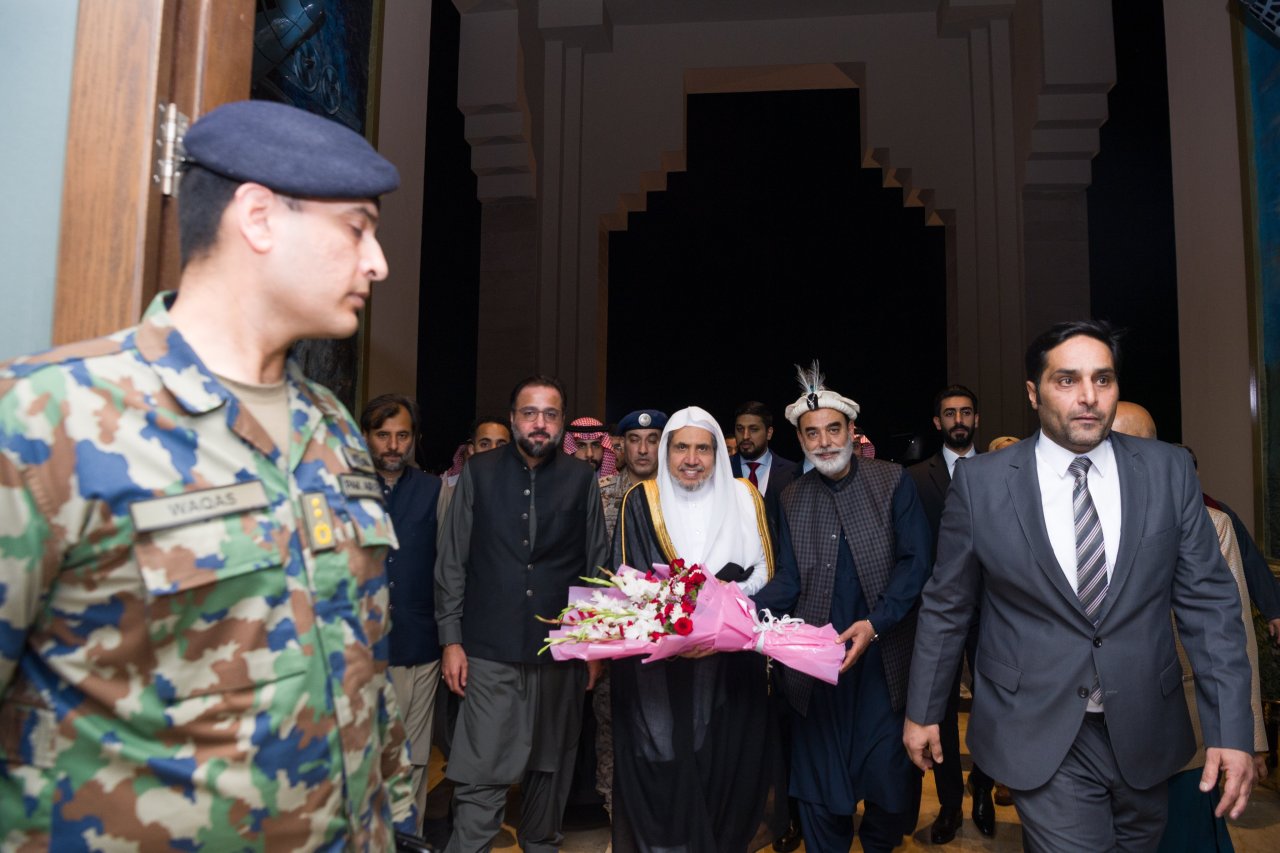 Sur invitation officielle du Premier ministre du Pakistan à prononcer le sermon de l’ Aïd ElFitr à la mosquée du Roi Faisal à Islamabad, le Secrétaire général, président de l'Organisation des savants musulmans, cheikh Mohammed Alissa