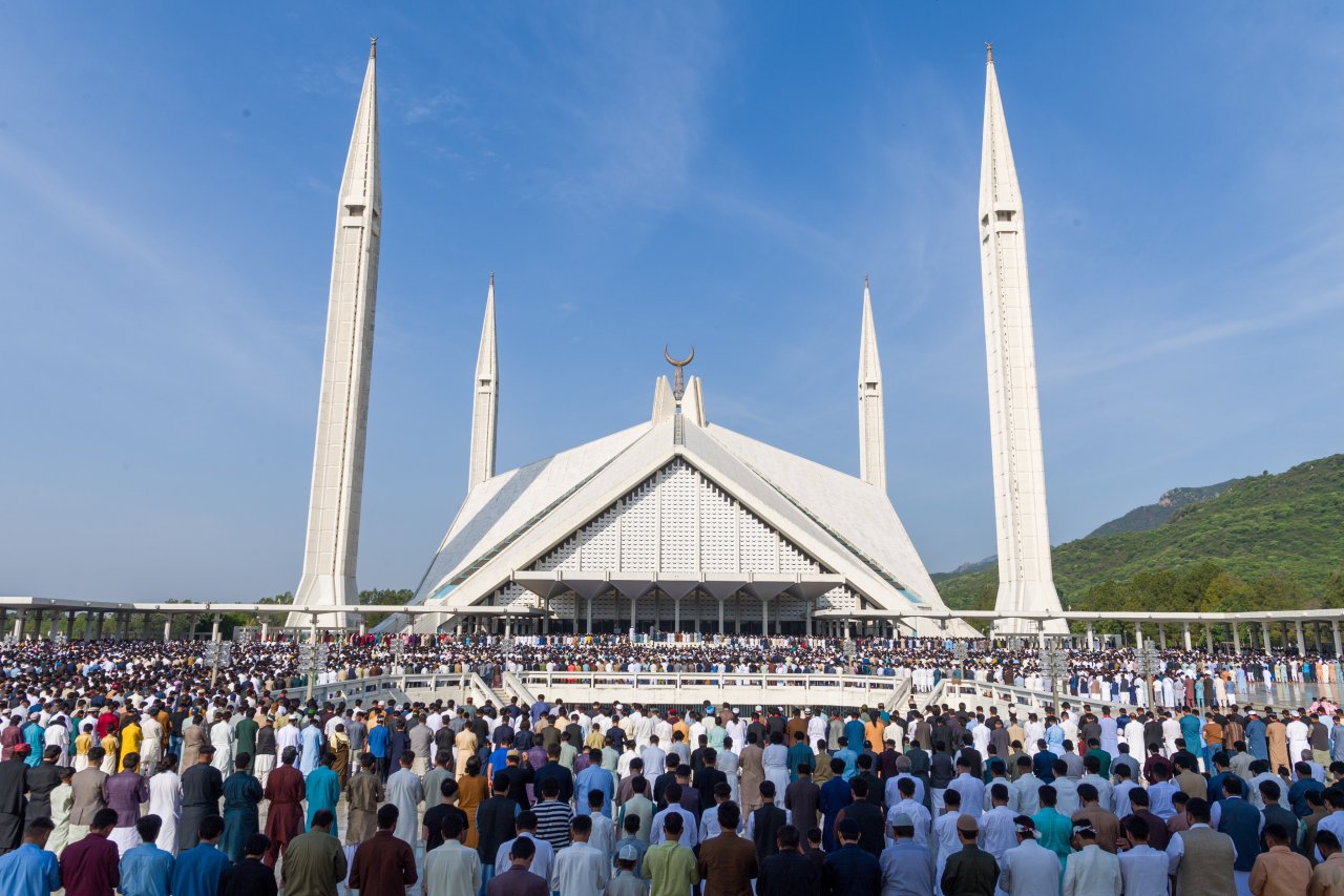 Happening now, upon the invitation of the Prime Minister of Pakistan, His Excellency Sheikh Dr. Mohammed Al-Issa delivers the official Eid Al-Fitr sermon of the Islamic Republic of Pakistan at the King Faisal Mosque in Islamabad
