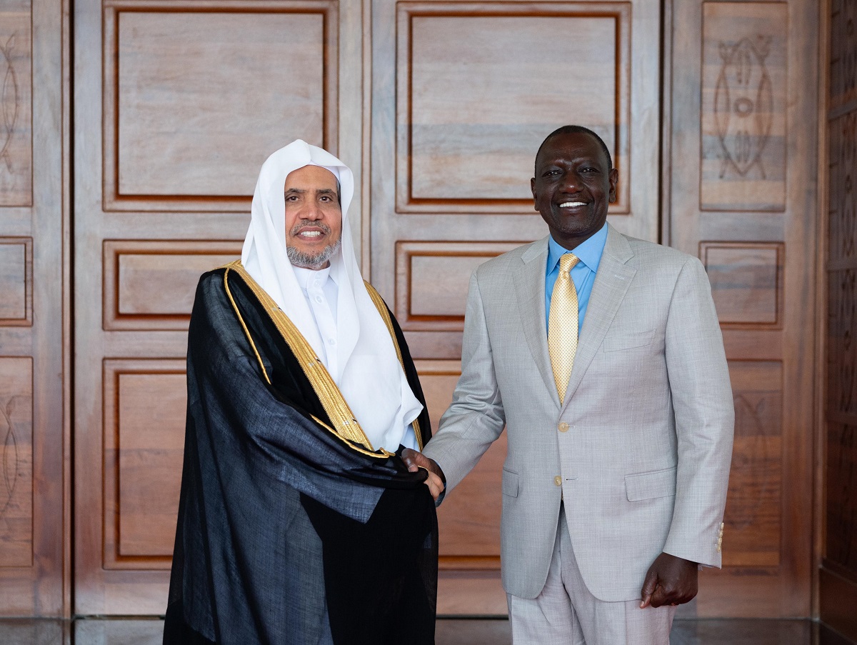 Le Président de la République du Kenya, M. William Ruto, a reçu le Secrétaire général et Président de l’Organisation des savants musulmans,cheikh Mohammed Al-Issa, au palais présidentiel dans la capitale Nairobi