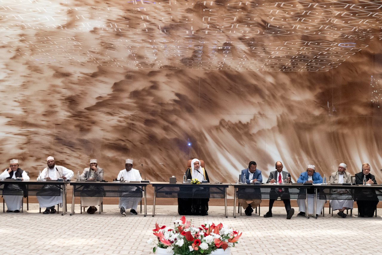 His Excellency Sheikh Dr. Mohammed Alissa, serving as both the Secretary-General of the Muslim World League and the Chairman of the Organization of Muslim Scholars, arrives in Nairobi, the capital of Kenya.