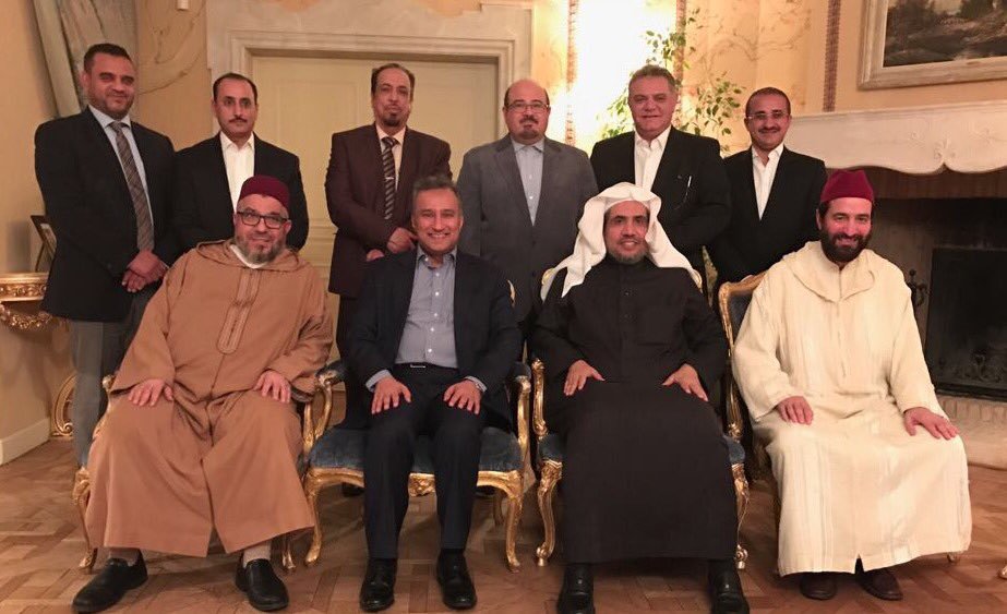 أقام السفير الأحمد مأدبة عشاء لمعالي رئيس رابطة العالم الإسلامي والوفد المرافق له،حضره عدد من الشخصيات الإسلامية البلجيكية وأعضاء السفارة