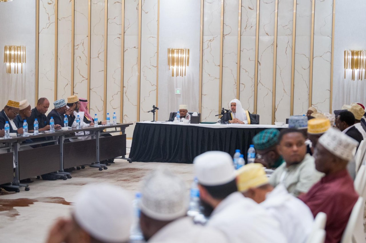 Today, the city of Dar es Salaam hosted a scholarly meeting: Members of the Council of Senior Scholars of the United Republic of Tanzania, led by His Eminence Sheikh Abubakr Zubeir, Grand Imam of Tanzania, welcomed His Excellency Sheikh Dr.Mohammed Alissa