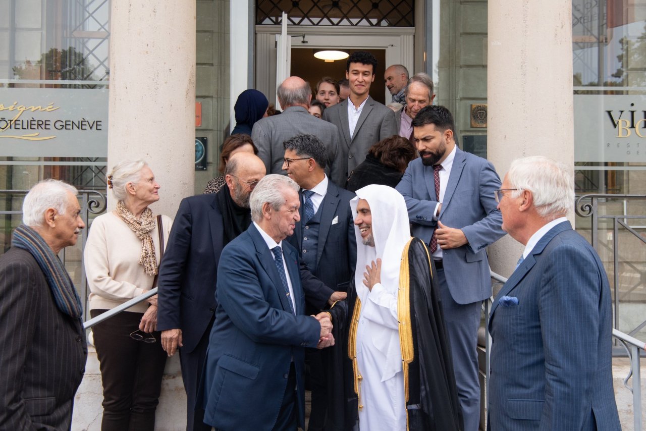 At the invitation of the Swiss Forum on International Policy:  His Excellency Sheikh Dr. Mohammed Al-Issa, Secretary-General of the MWL, delivered a lecture entitled: "Islam and the West: