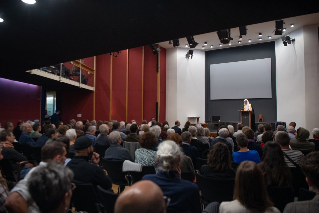 His Excellency Sheikh Dr. Mohammed Al-issa, Secretary-General of the MWL, delivered a lecture at the headquarters of Club 44 for Intellectual Studies in La Chaux-de-Fonds, Switzerland