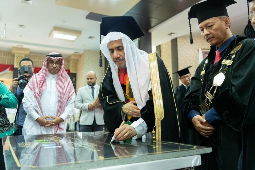 Le Président indonésien, le Président de l’Assemblée de la « Choura » et le maire de Jakarta ont félicité Mohammad Alissa pour avoir reçu un doctorat d’honneur de l’université « Maulana Malik