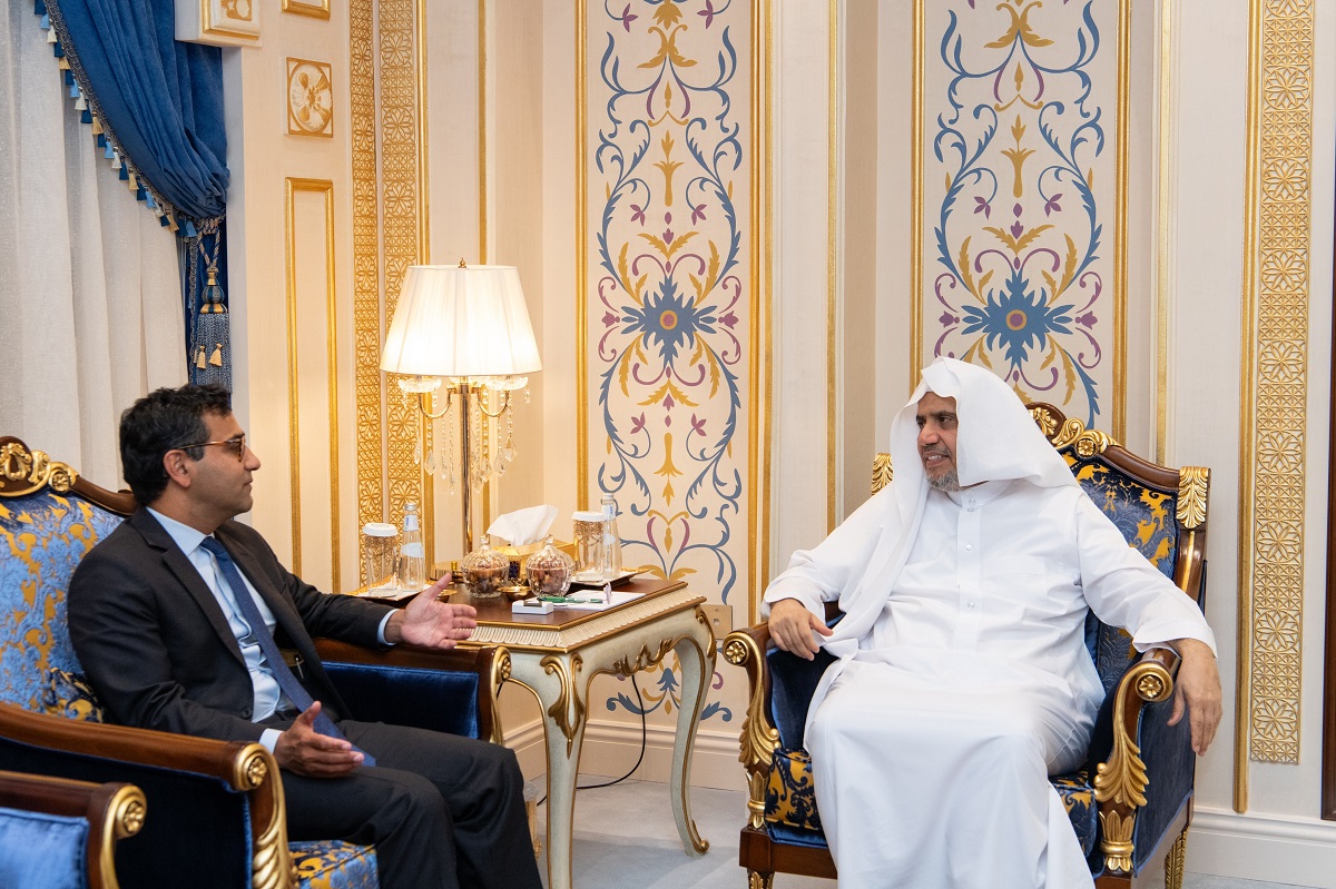 سیکرٹری جنرل رابطہ اور چیئرمین مسلم علماء کونسل عزت مآب شیخ ڈاکٹر محمد العيسى نے مکہ مکرمہ میں اپنے دفتر میں برطانوی پارلیمانی ماہر، وزیر جناب رحمان چشتی کا استقبال کیا۔