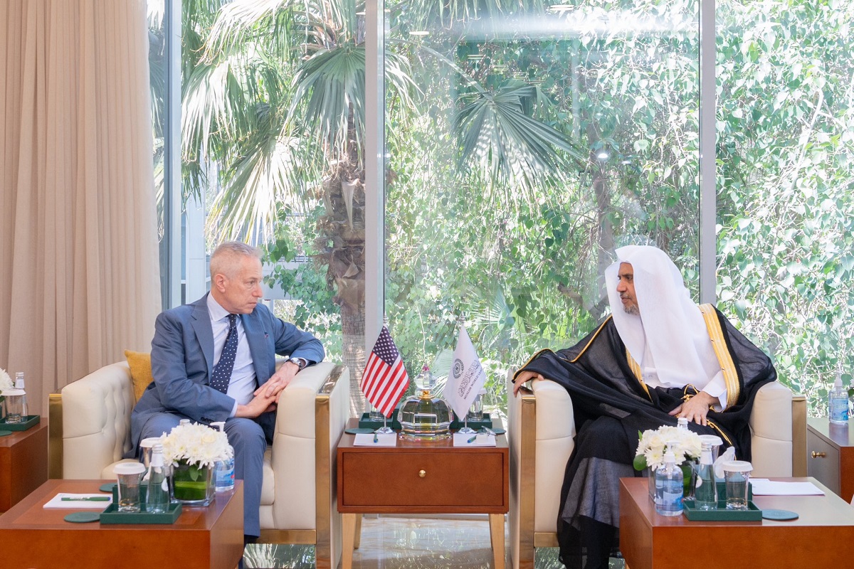 Le Secrétaire général, , cheikh Mohammed Al-Issaa a reçu aujourd’hui  M. Michael Alan Ratney, Ambassadeur des États-Unis auprès du Royaume d’Arabie Saoudite.