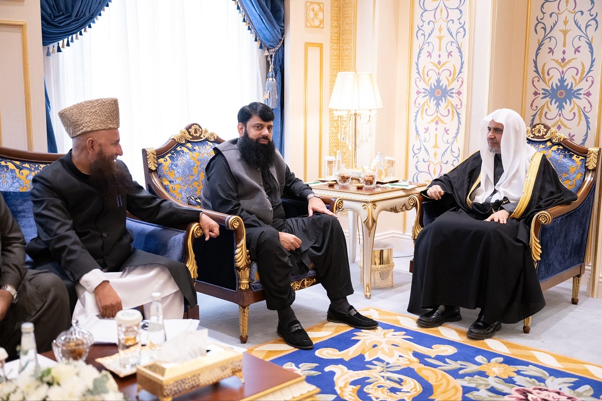 آج شام مکہ مکرمہ میں اپنے دفتر میں:  شیخ ڈاکٹر  محمد العیسی   نے اپنے دفتر میں جمعیت اہل حدیث پاکستان کے صدر،ڈاکٹر ہشام الہی ظہیر اور ان کے ہمراہ وفد کا استقبال کیا