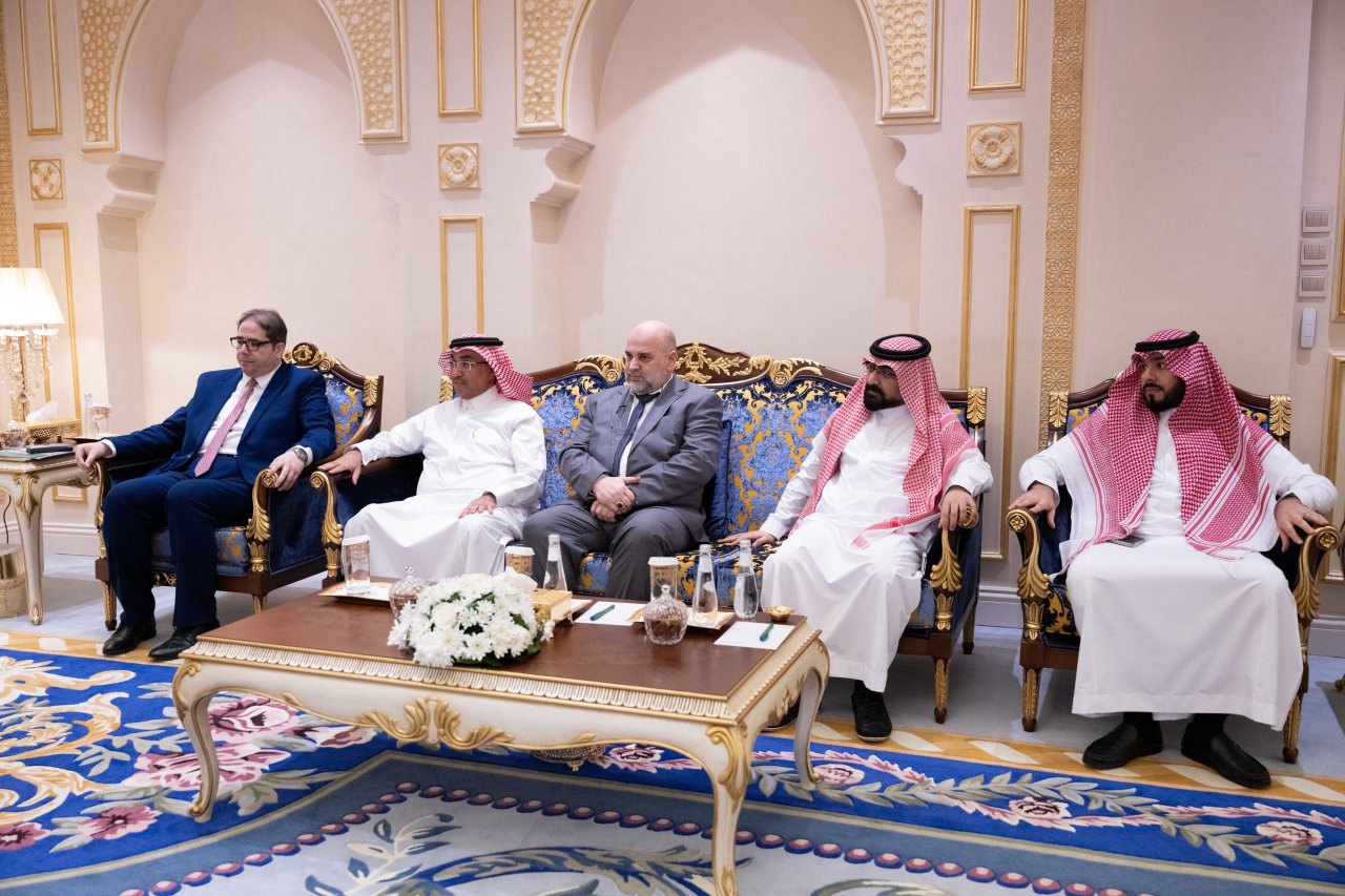 His Excellency Sheikh Dr. Mohammed Al-Issa, met with a delegation from the European Coordination Council