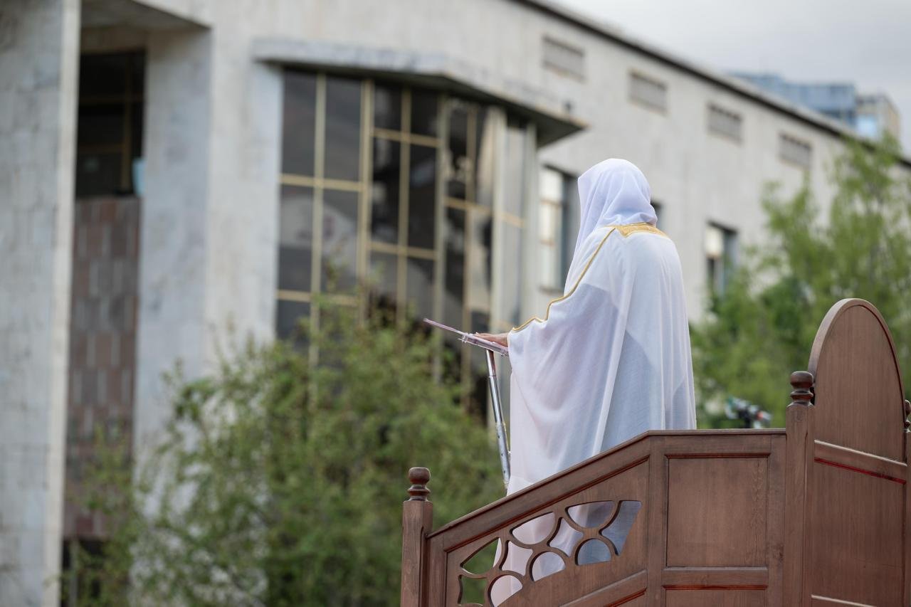 His Excellency Sheikh Dr. Mohammed Alissa , delivers the Eid sermon at the invitation of the President of Albania.
