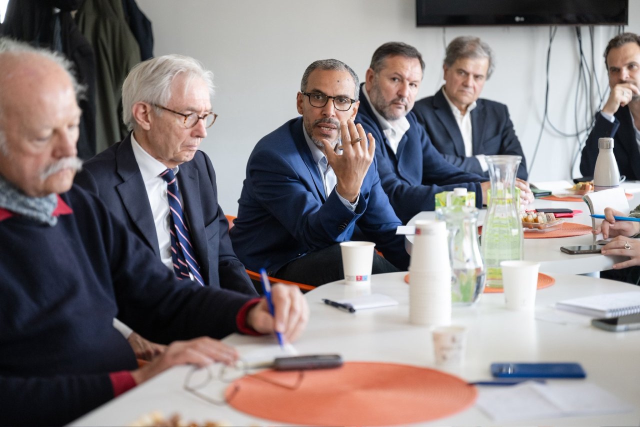 The daily publication L'Opinion hosted a roundtable at its headquarters in Paris, France, with His Excellency Sheikh Dr. Mohammed Alissa, Secretary-General of the Muslim World League.