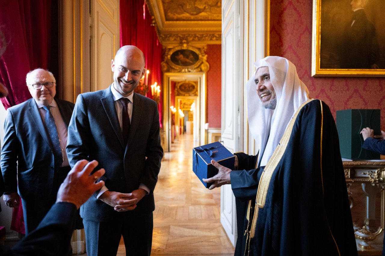 In response to invitations from leading global institutions of thought and scholarship, The Secretary-General of the Muslim World League Meets with Several French Ministers