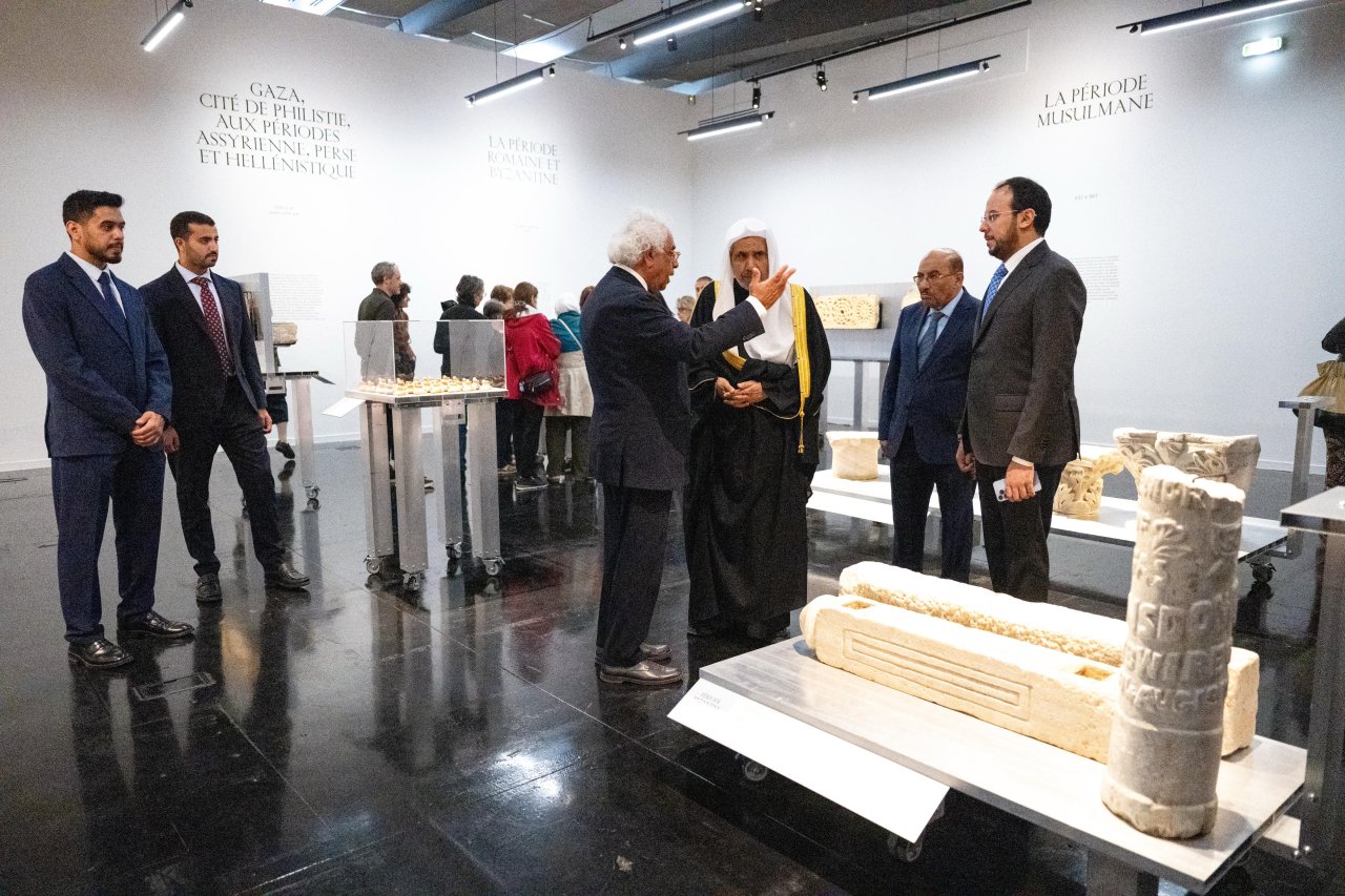 In response to invitations from prominent global centers for thought and study in Paris, the Secretary-General of the Muslim World League begins his official visit to the Republic of France.