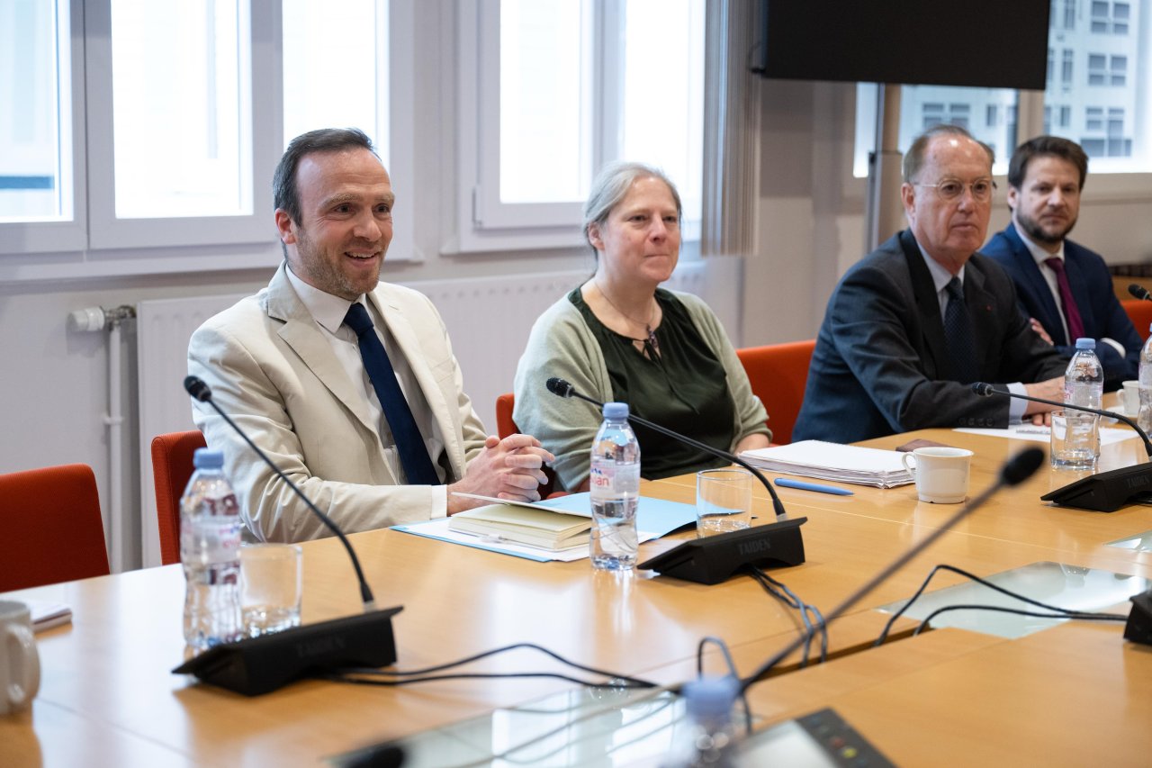 In response to invitations from prominent global centers for thought and study in Paris, the Secretary-General of the Muslim World League begins his official visit to the Republic of France.