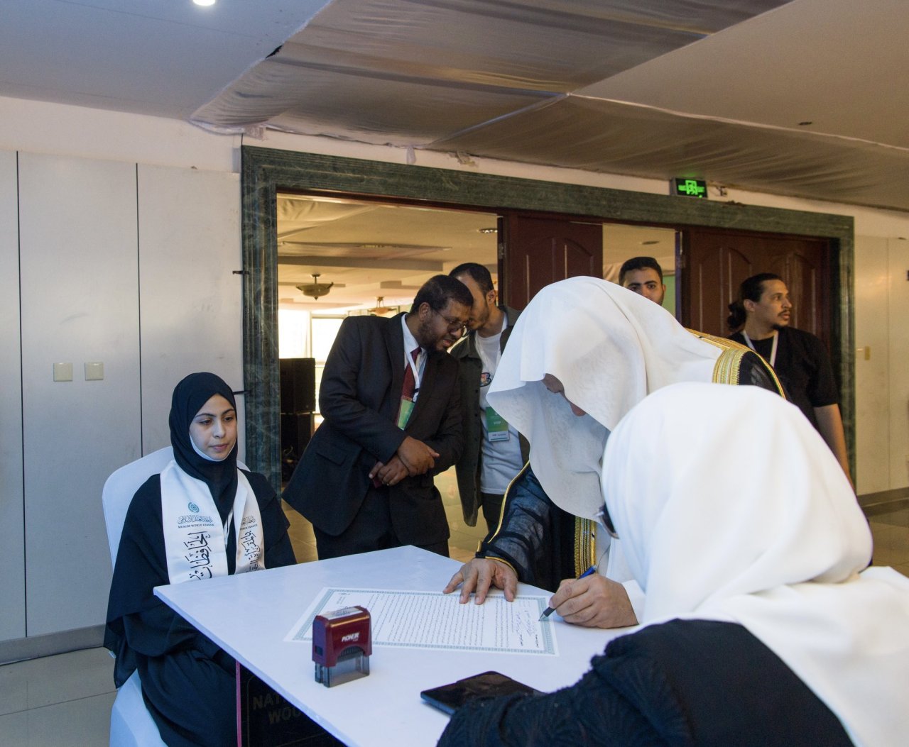 Les certifications coraniques avec une chaîne de transmission continue jusqu’à notre Prophète (paix sur lui) constituent un immense honneur dont est fière la Ligueislamiquemon.