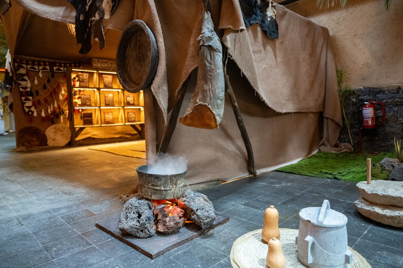 Au Musée sur la tradition Prophétique, affilié à la Ligueislamiquemondiale, à proximité de la Mosquée du Prophète :