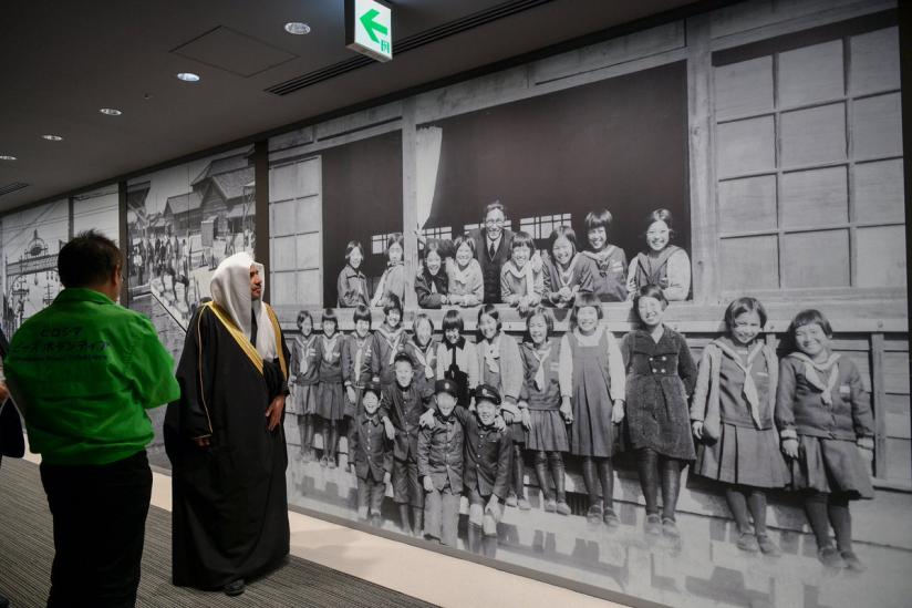مدير متحف هيروشيما يُرحب بزيارة معالي الأمين العام د. محمد العيسى"