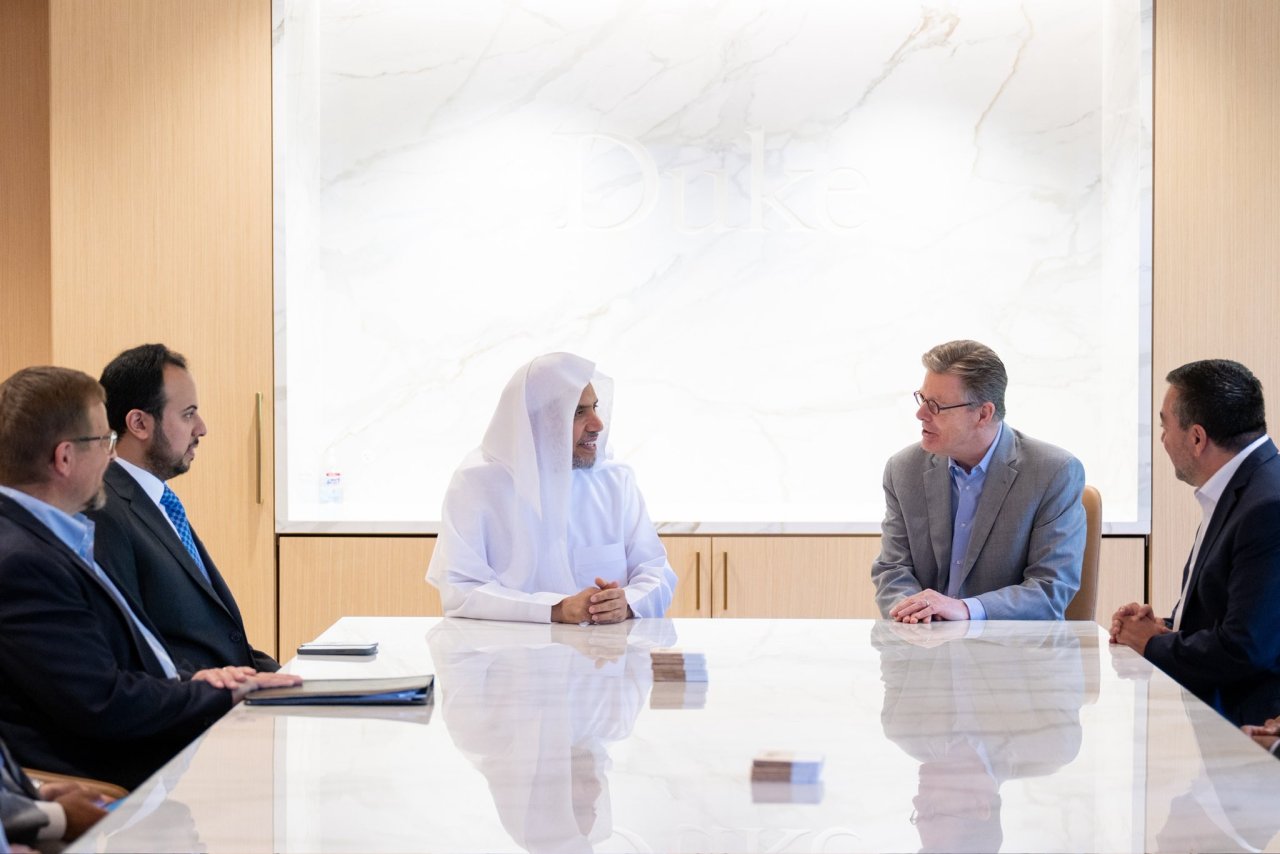le Secrétaire général et Président de l’Organisation des savants musulmans, cheikh Mohammed Alissa , a rencontré le Président de l’université américaine Duke, Dr. Vincent Price.
