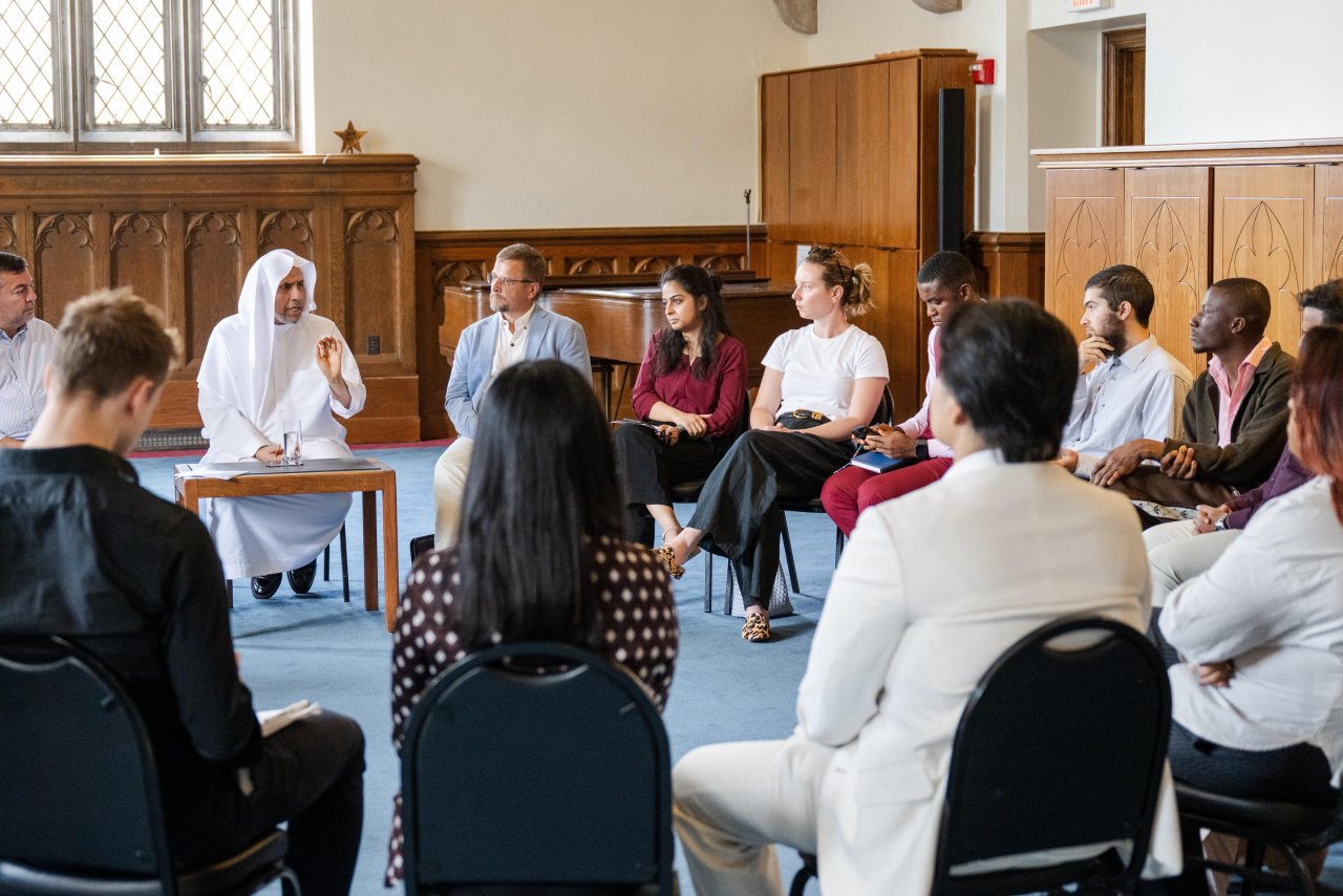 استضافتْ جامعةُ ديوك الأمريكية الرائدة عالميًّا، محاضرةً لمعالي الأمين العام لرابطة العالم الإسلامي، فضيلة الشيخ الدكتور محمد العيسى، حول الحضارة الإسلامية ومسيرتها في العلوم والآداب