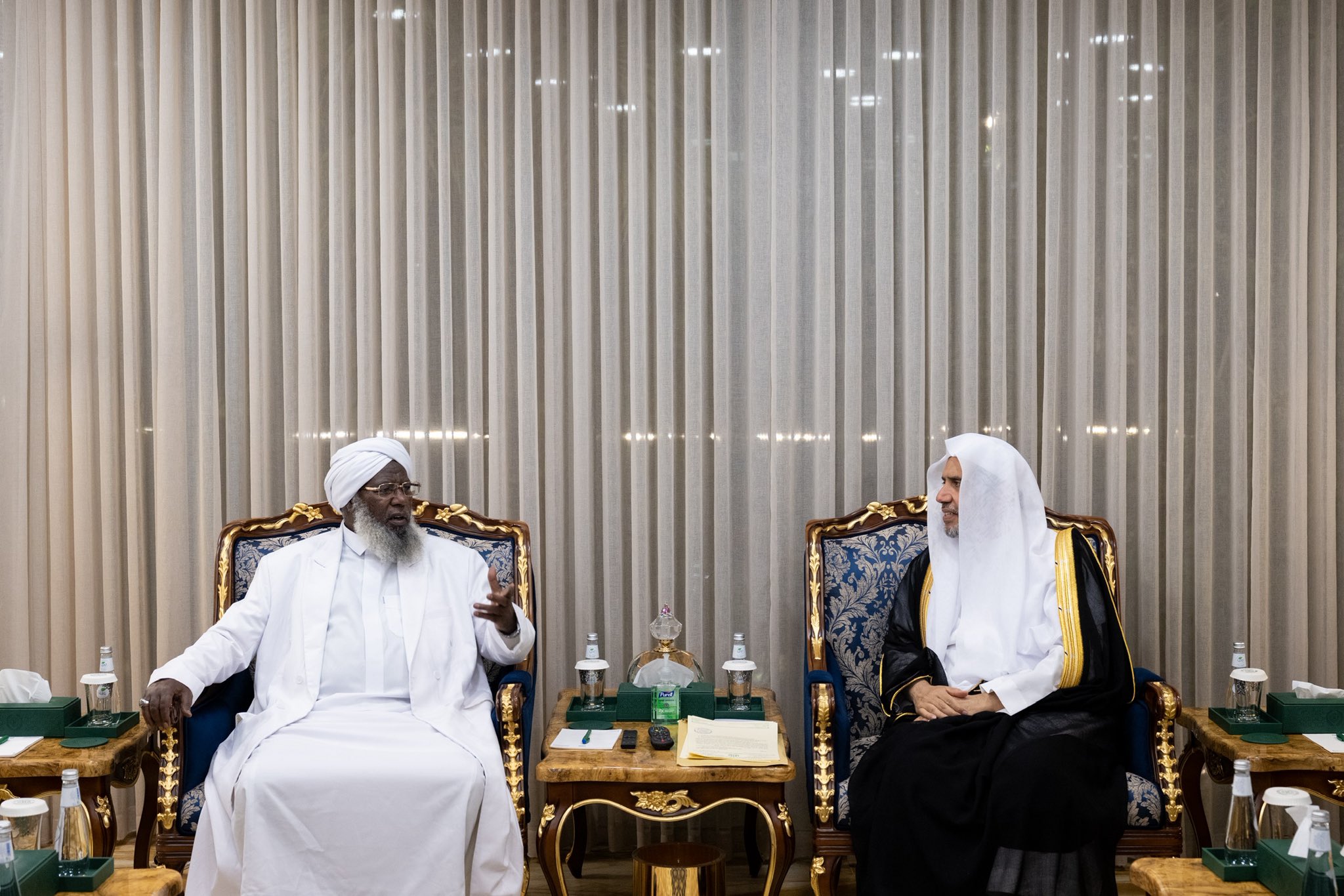 Le Secrétaire général, Président de l’Organisation des savants musulmans, cheikh Mohammed Al-Issa, a reçu à La Mecque le Ministre des Affaires religieuses de la République arabe syrienne