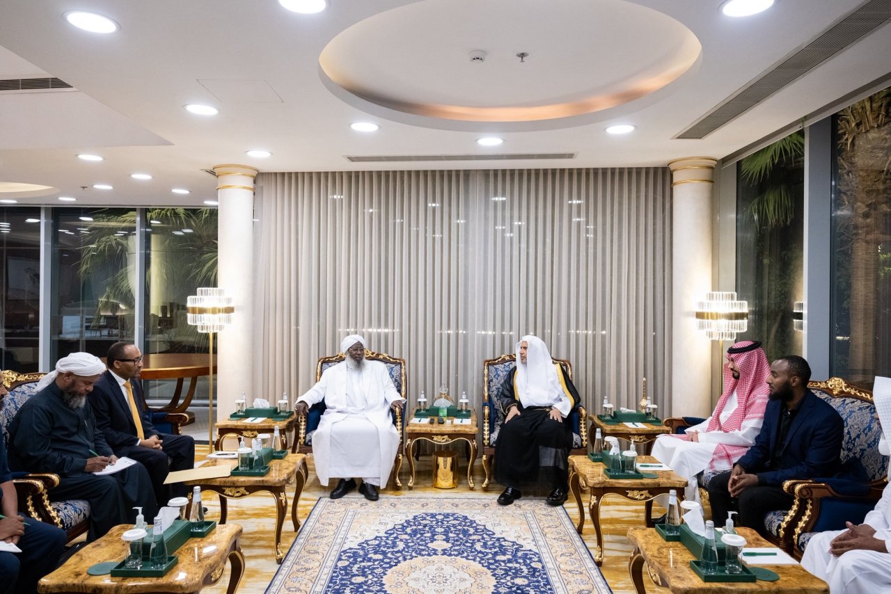 ‏استقبل فضيلة الشيخ د.⁧‫محمد العيسى‬⁩ ⁦‪‬⁩،  رئيس مجلس العلماء بجمهورية إثيوبيا، الشيخ د.حاجي إبراهيم توفا.