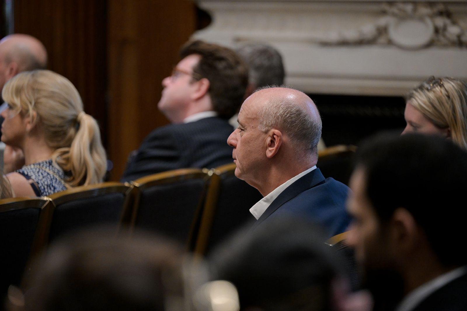 برطانیہ کے ”ہنری جیکسن انسٹیٹیوٹ“ میں رابطہ عالم اسلامی کے سیکرٹری جنرل کے ساتھ مکالماتی نشست کا اہتمام