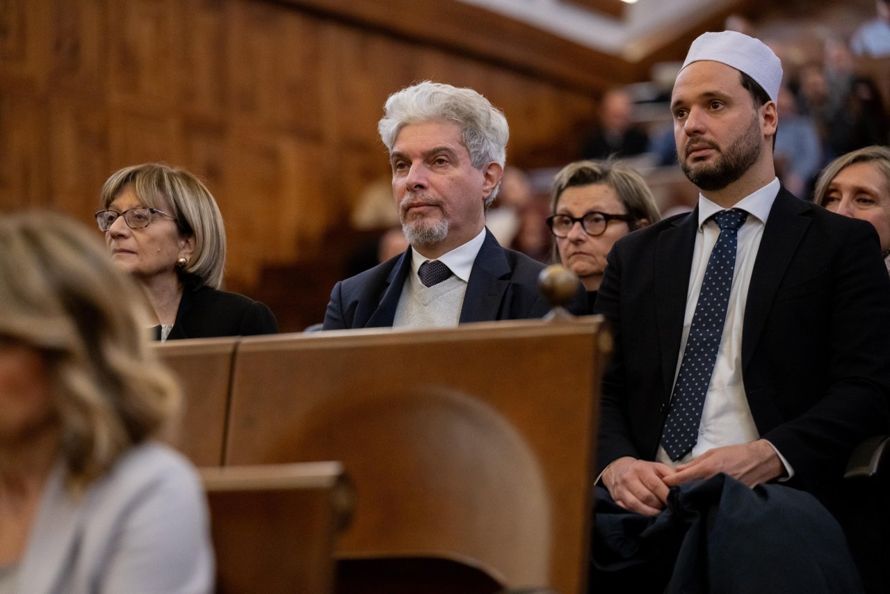 مُنح معالي الدكتور محمد العيسى الزمالة الفخرية العُليا لما بعد الدكتوراه الفخرية في القانون من جامعة بولونيا الإيطالية الحكومية