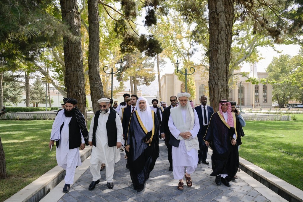 En présence de hauts dignitaires religieux afghans, dans le cadre d’un dialogue large et fructueux au cours duquel le rôle central de la Ligue :