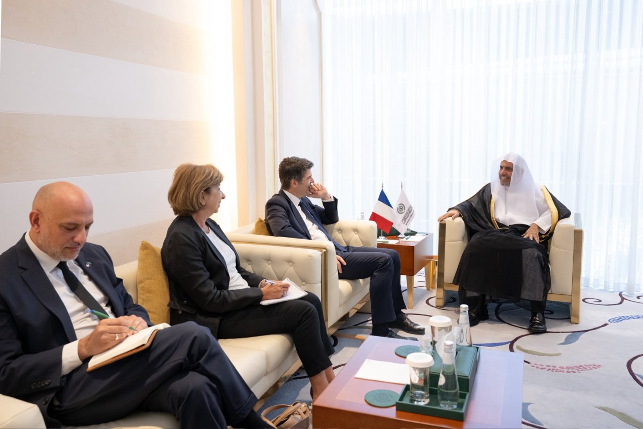 Le Secrétaire général, Président de l’Organisation des savants Mohammed Al-Issa a reçu à Riyad, M. Patrick Maisonnave.