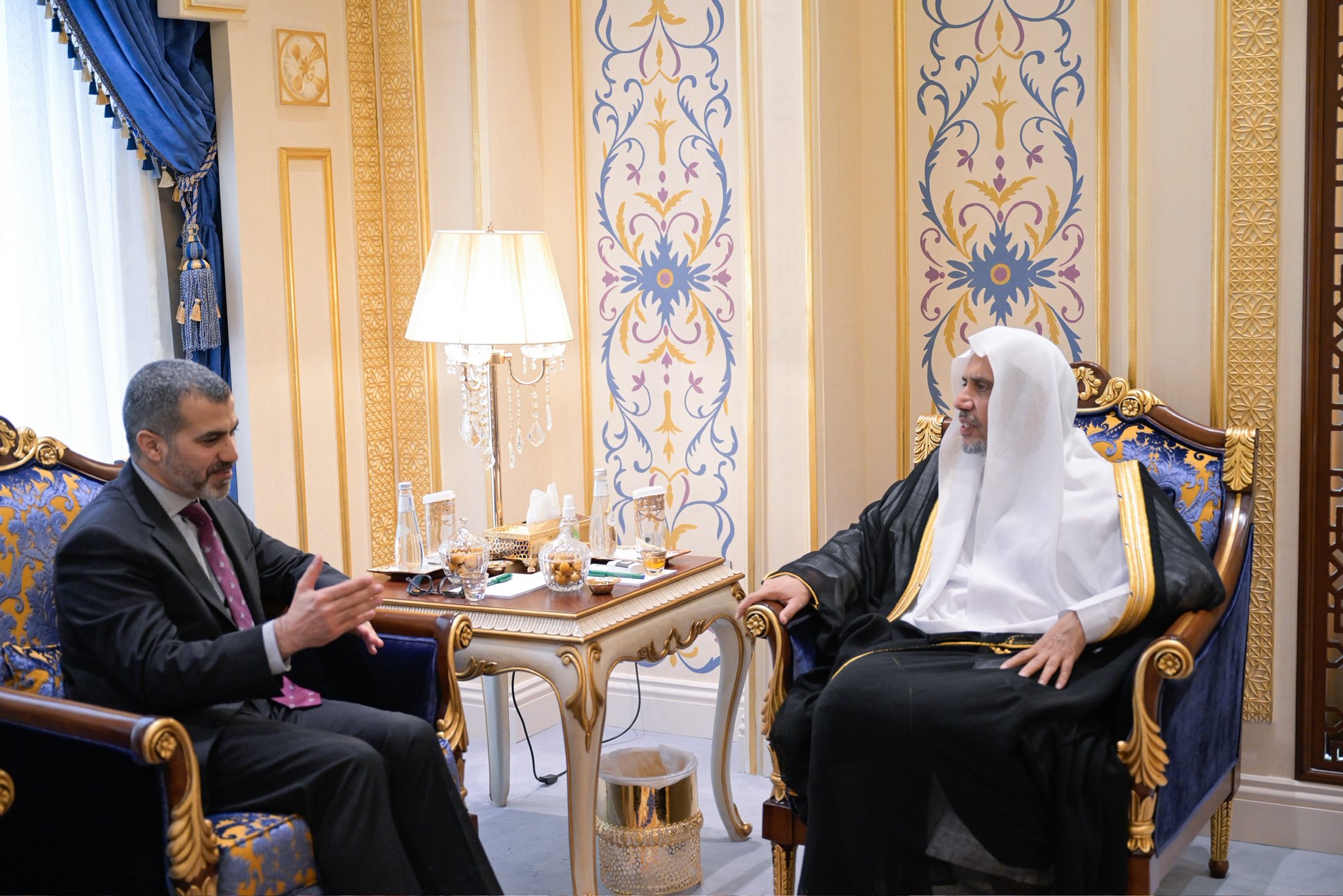At the MWL’s headquarters in Makkah, His Excellency Sheikh Dr. MohammedAlissa, met with H.E. Muhammad Samir Al-Naqshbandi