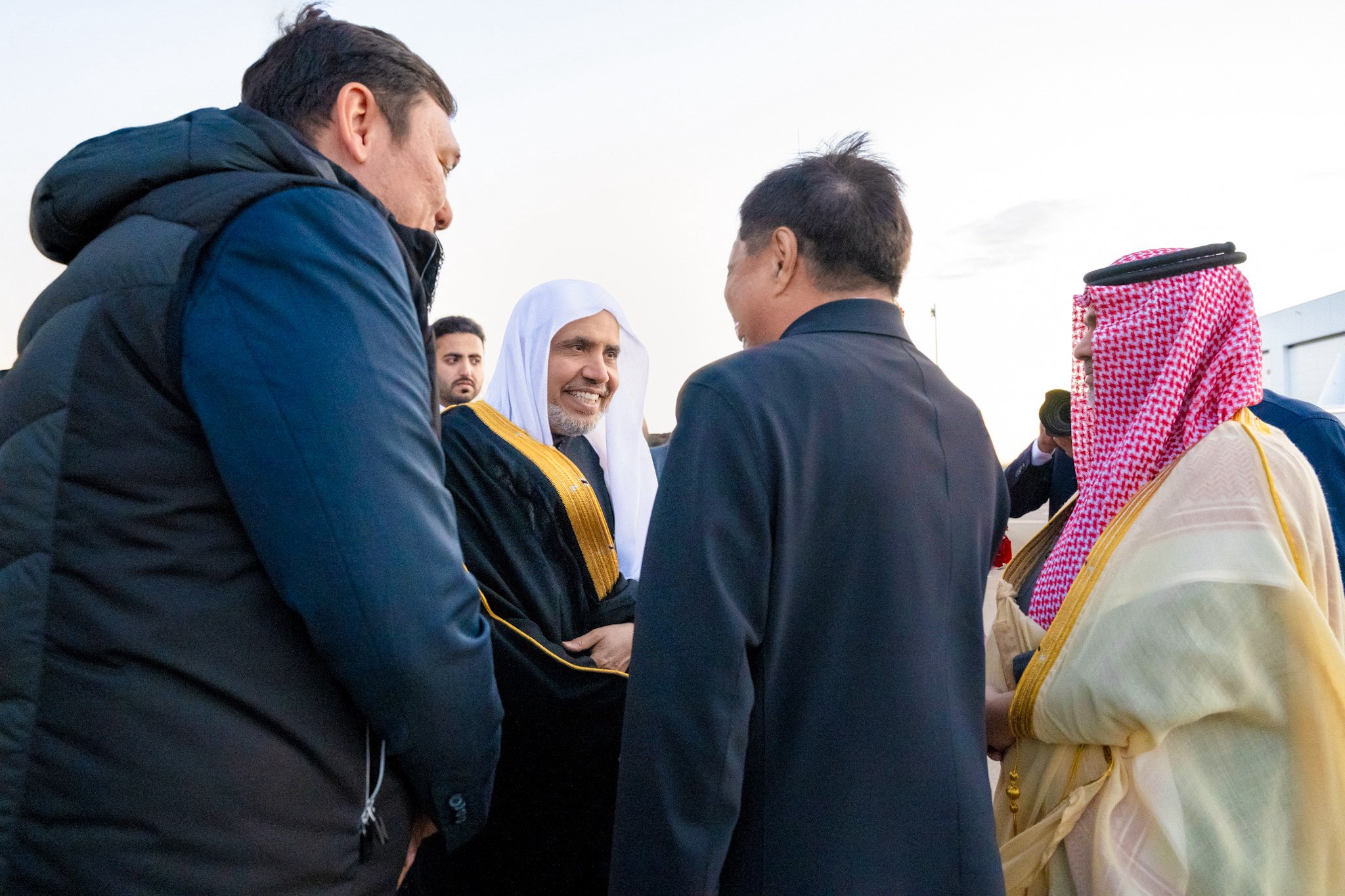 الشيخ د. محمد العيسى يصل للعاصمة الكازاخية "أستانا" واستقبال رسمي من كبار المسؤولين والمفتي العام