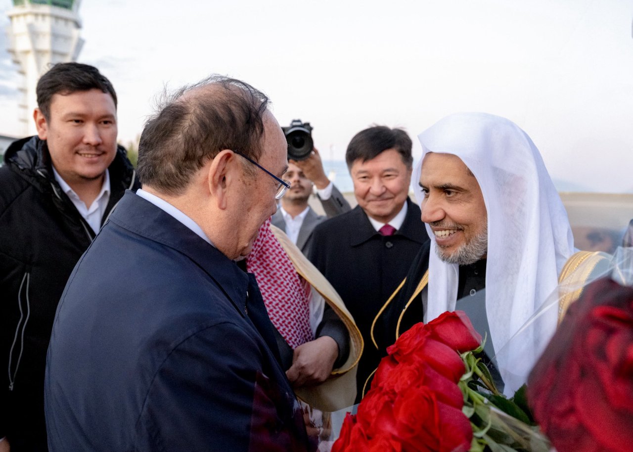 الشيخ د. محمد العيسى يصل للعاصمة الكازاخية "أستانا" واستقبال رسمي من كبار المسؤولين والمفتي العام