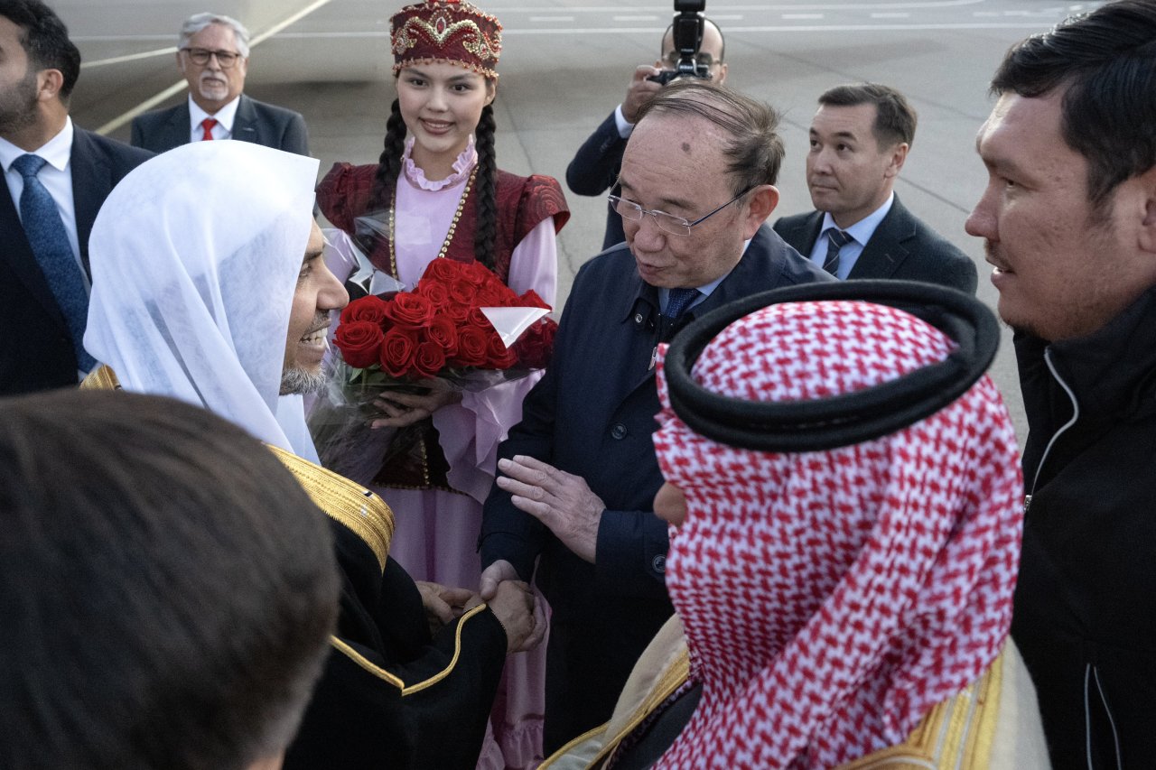 الشيخ د. محمد العيسى يصل للعاصمة الكازاخية "أستانا" واستقبال رسمي من كبار المسؤولين والمفتي العام