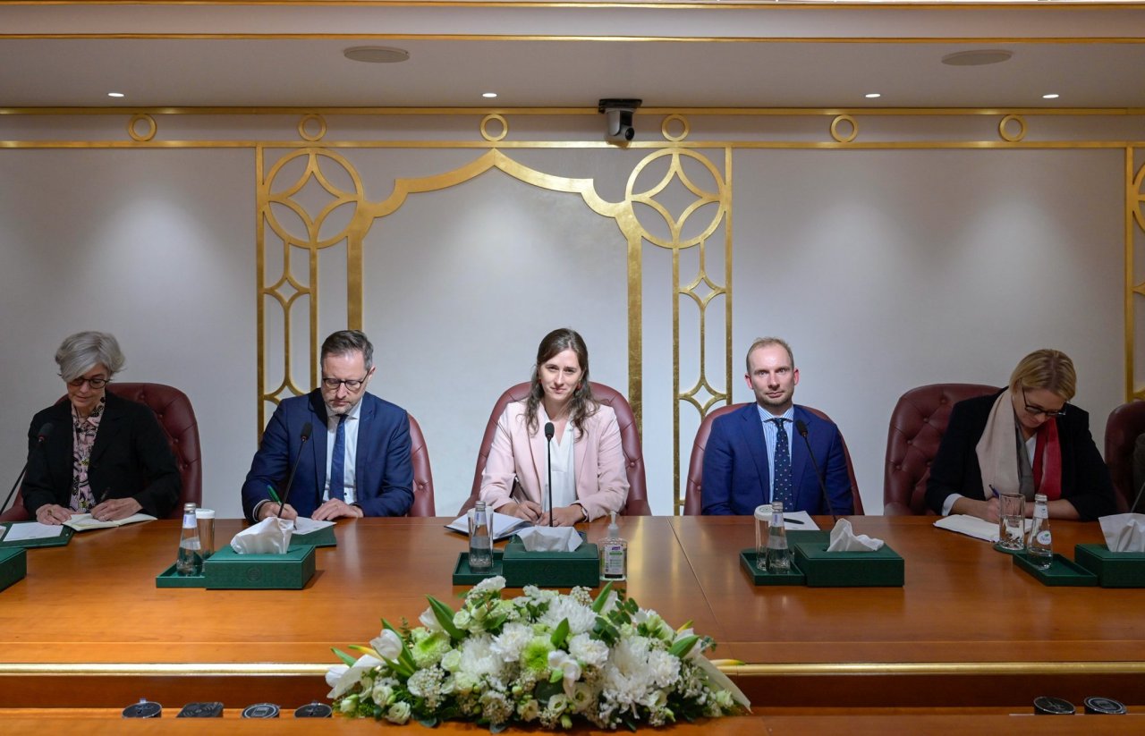 H.E. Sheikh Dr. Mohammed Al-Issa, received a delegation of German intellectual leaders representing various research institutions and think tanks.