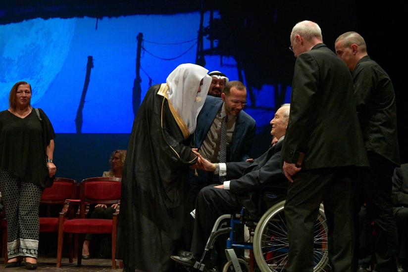 تقديراً للعَالم الإسلامي جائزة رائد عصر النهضة الأوروبية جالليلو تُمنح هذا العام لمعالي الأمين العام